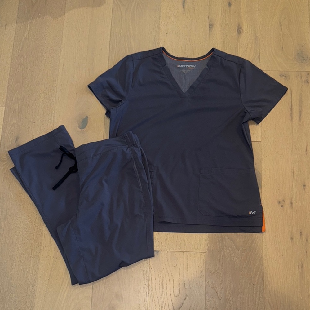 Motion by Barco Charcoal Gray Scrub Set Woman's size Large